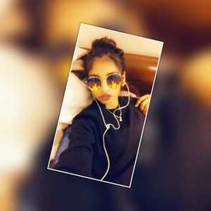 Meet your Posher, Julie